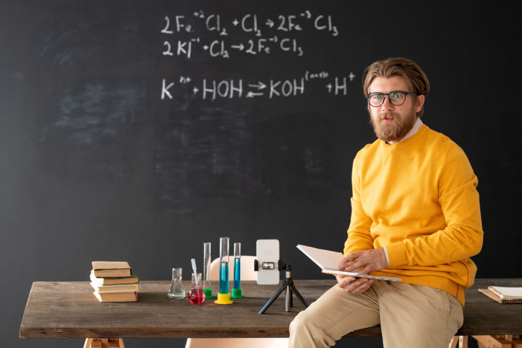 chemistry-teacher.jpg